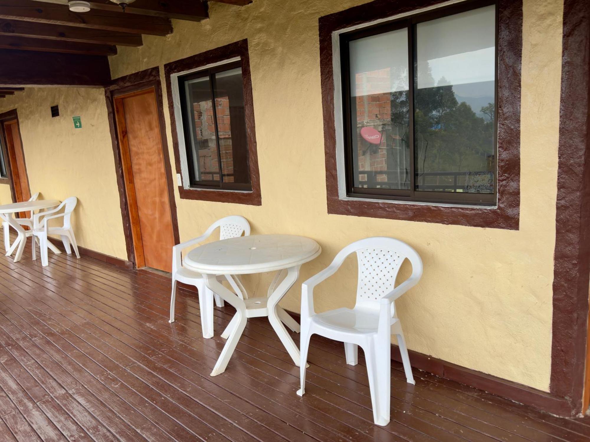 Hostal Inn II Rionegro Exteriör bild